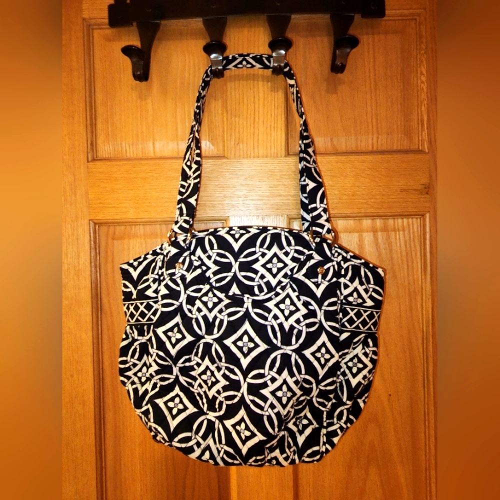 Vera Bradley "Concerto" Glenna Shoulder bag.  Like Brand new.... never carried.